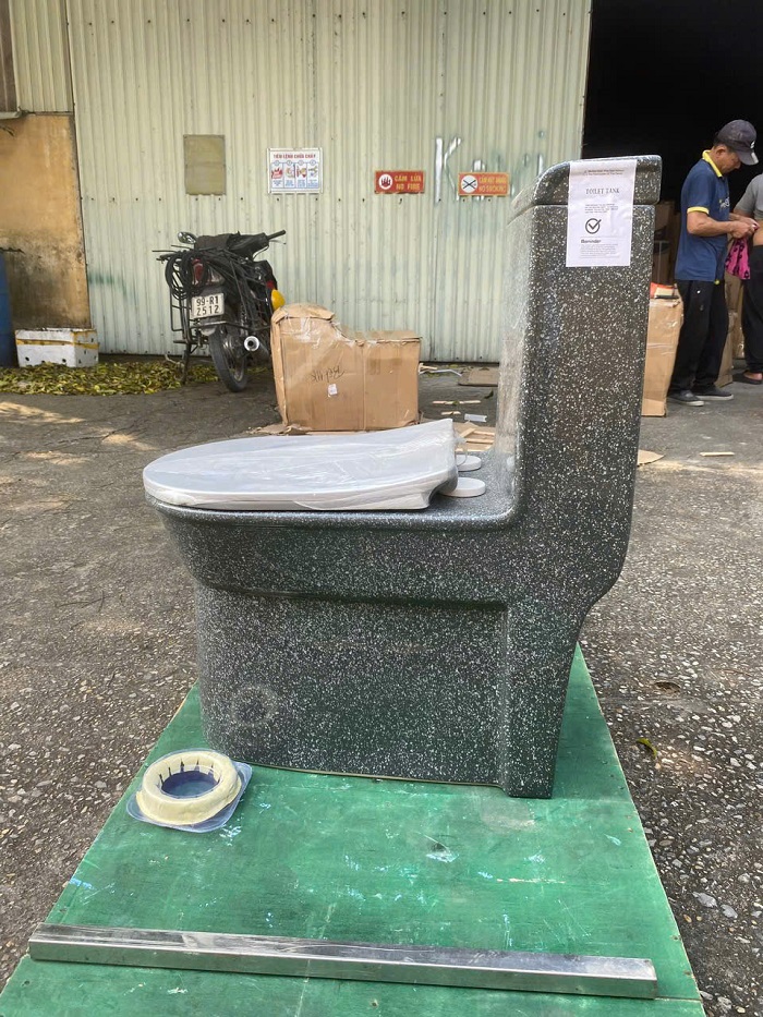 Bồn cầu men giả đá màu ghi đen Miken MKB-989 - Ảnh 4