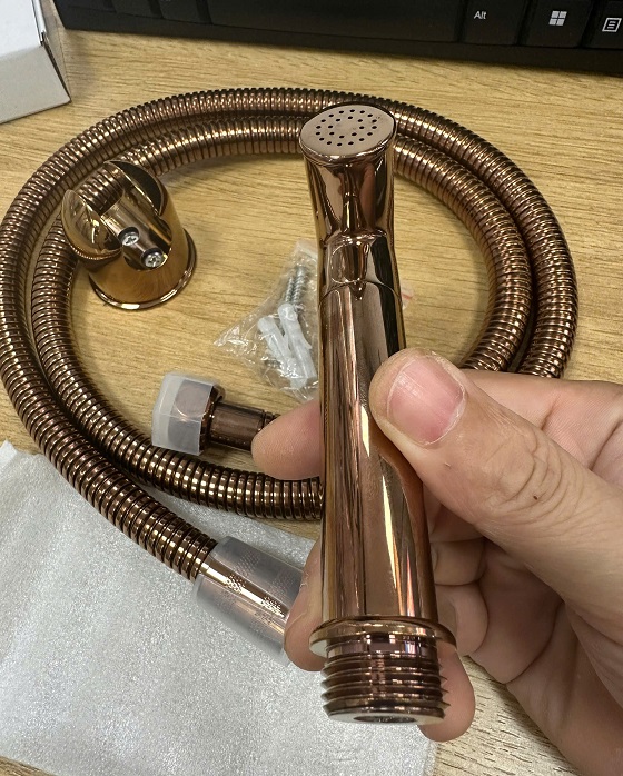 Vòi xịt vệ sinh màu vàng hồng bóng Rose Gold Miken CFV-102-RGB - Ảnh 7