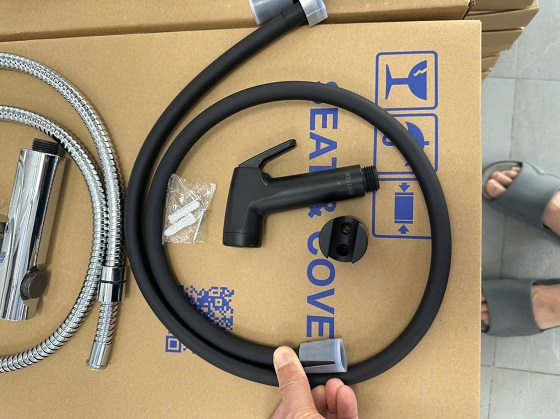 Vòi xịt vệ sinh nhựa màu đen Miken XB095BL - Ảnh 4